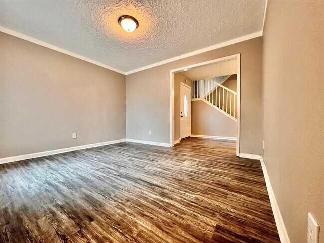 Foto del edificio - 2503 Forest Ridge Dr