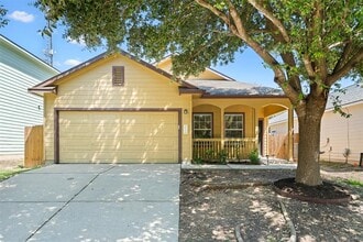 Building Photo - 2110 Charlotte Estates Dr