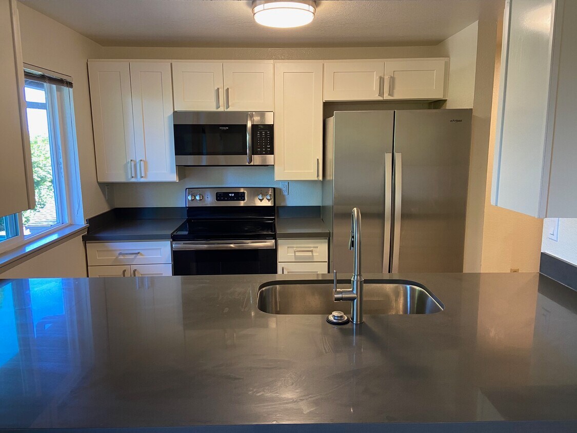 Foto principal - 2505 61st St SE