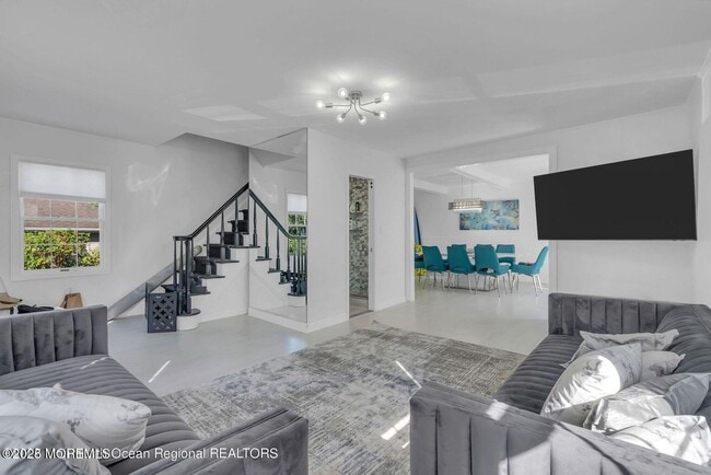 Foto del edificio - 373 W Park Ave