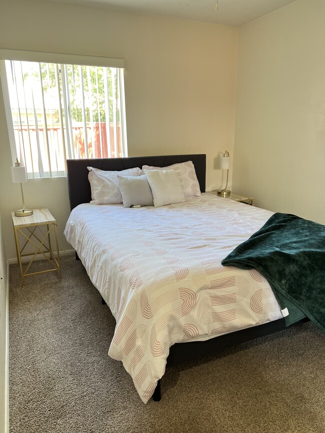 Building Photo - 241 Santa Rosa Dr