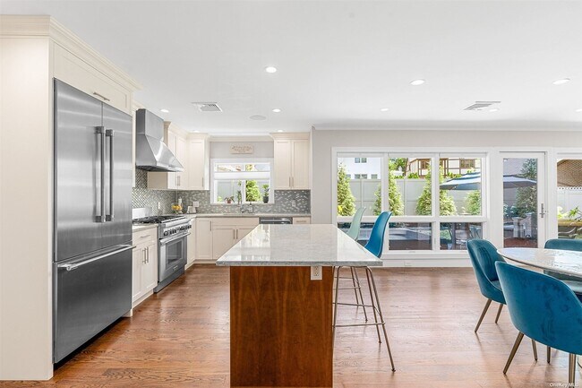 Foto del edificio - 214-26 24th Ave