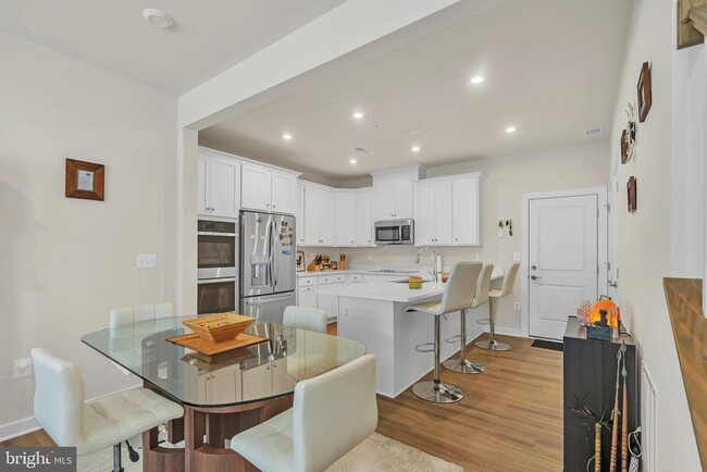 Building Photo - 4608 Olivine Dr