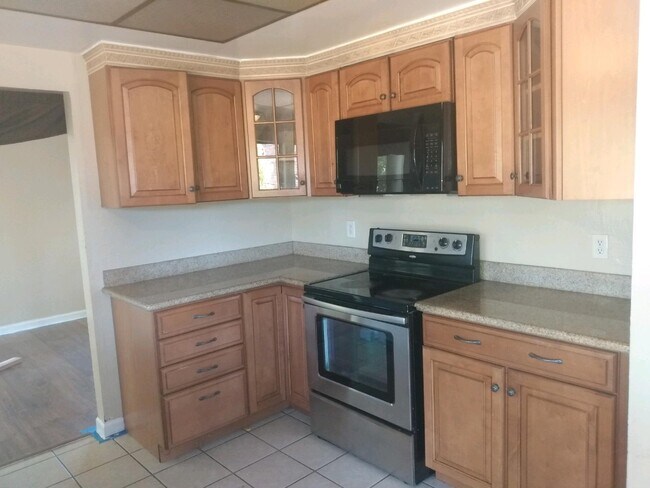 Building Photo - 7755 Envoy Way