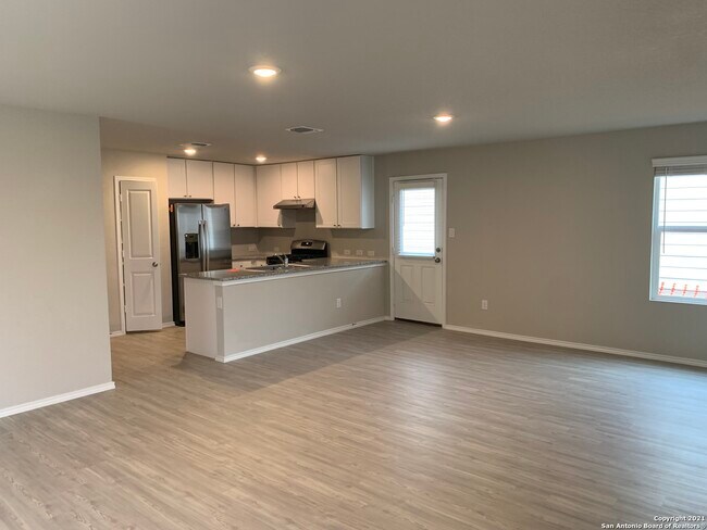 Building Photo - 10414 Seguin Chase