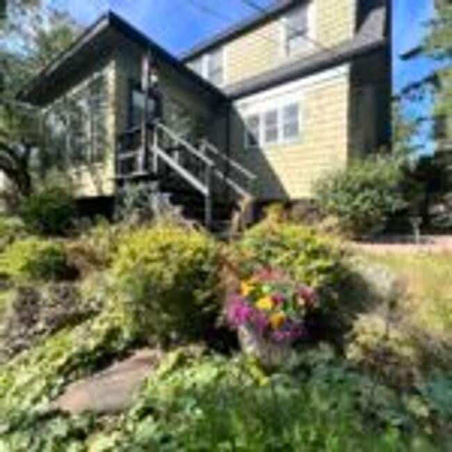 Building Photo - 4424 Gilliat St