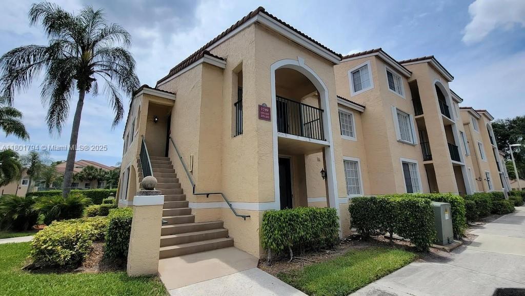 Primary Photo - 1749 Village Blvd
