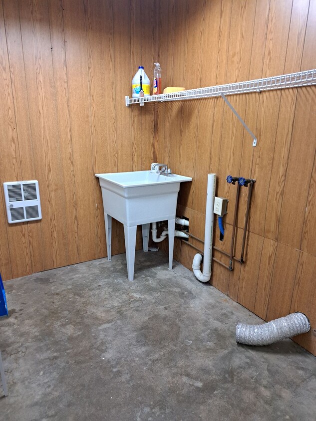 Laundry area with hook-ups - 152 Hengst Ln