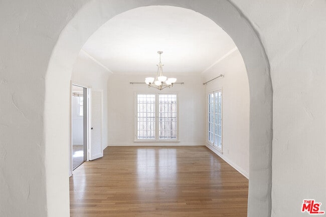 Foto del edificio - 362 N Mansfield Ave