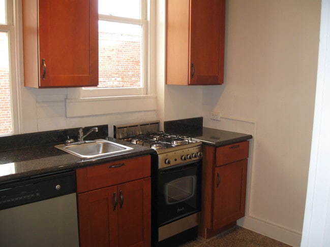 Building Photo - 555 O'Farrell St
