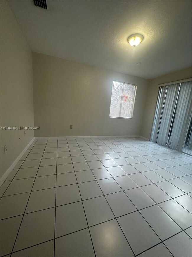 Foto del edificio - 2440 SE 14th Ave