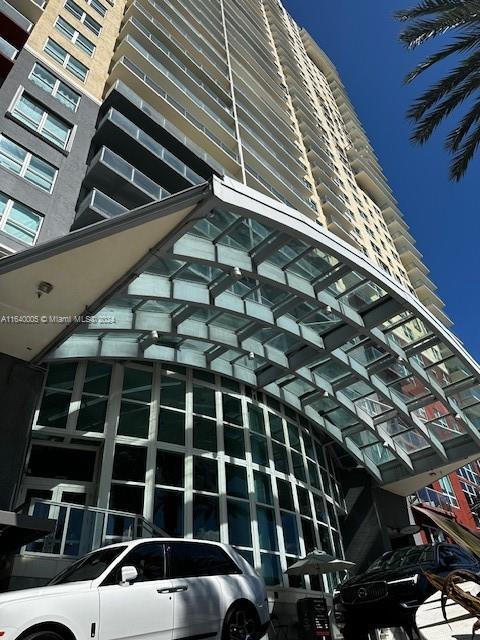 Building Photo - 1155 Brickell Bay Dr