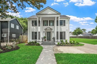 Building Photo - 3809 Southmore Blvd
