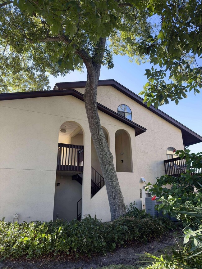 Building Photo - 1255 Ponce Island Dr