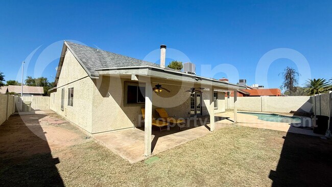 Foto del edificio - 7205 W Krall St