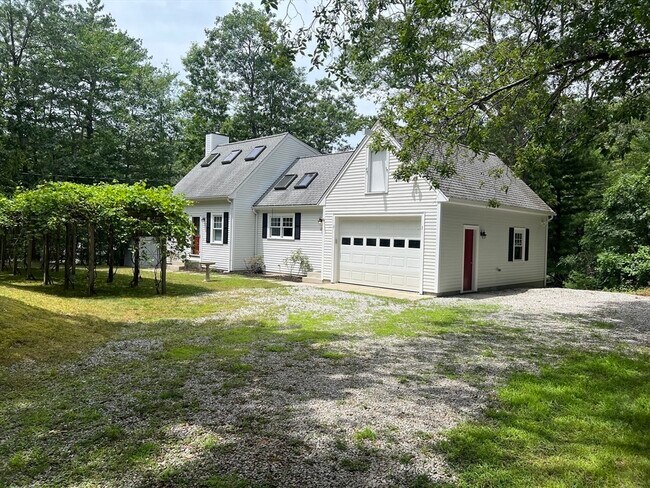 Building Photo - 22 Warren Ln