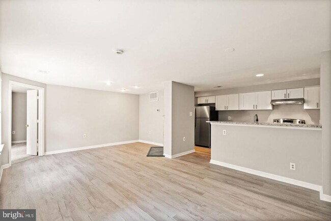 Foto del edificio - 4401 Pembrook Village Dr