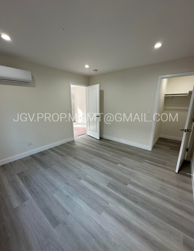 Foto del edificio - 1025 S Victoria Ave