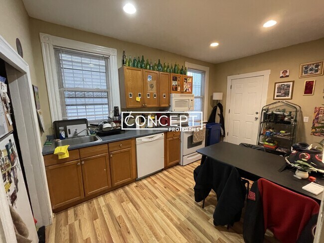 Foto del edificio - 6 Shepherd Ave