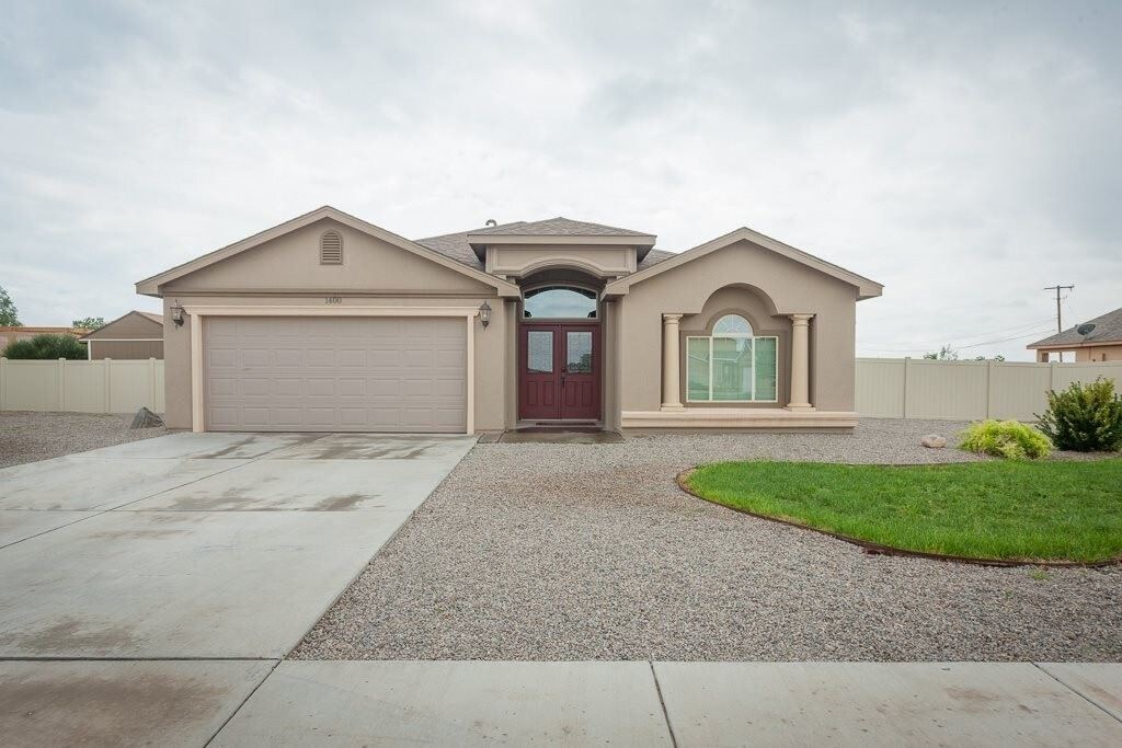 Primary Photo - 4 br, 2 bath House - 1400 Sorrento Dr (187)