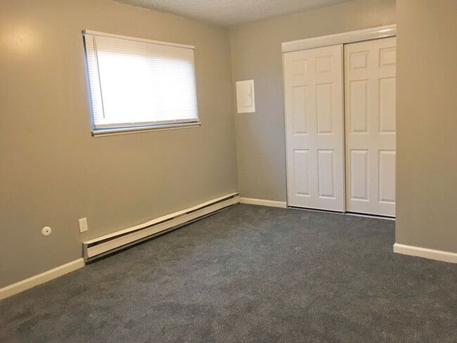 Building Photo - 1015 Howe Ave