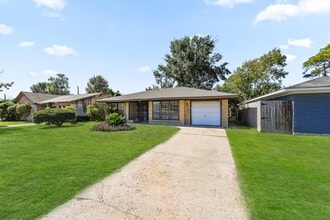 Building Photo - 9711 Bertwood St