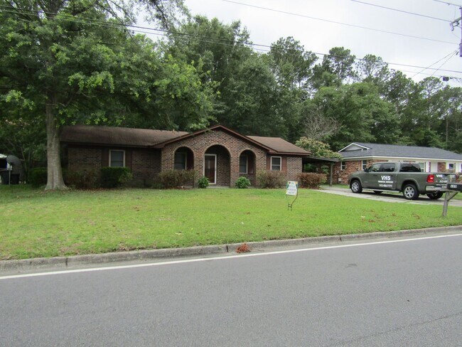 Foto del edificio - 125 Glenn Bryant Rd