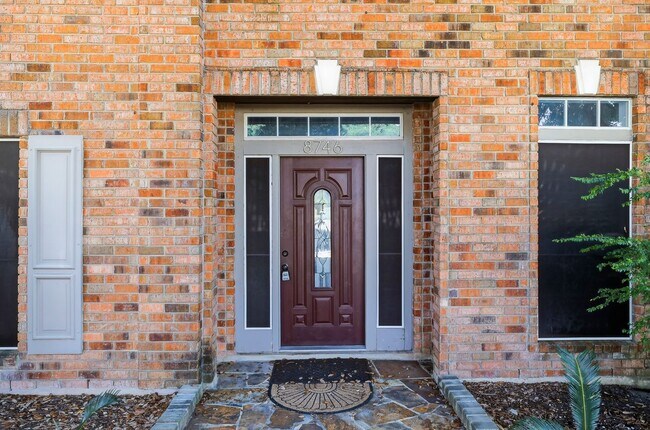 Building Photo - 8746 London Heights