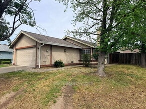 Building Photo - 7733 Robinette Rd