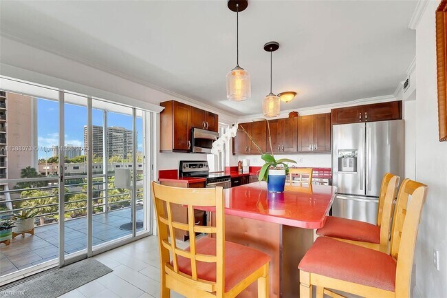 Foto del edificio - 2 br, 2 bath Condo - 1750 NE 115th St Apt 502