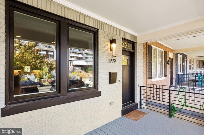 Building Photo - 1279 Oates St NE