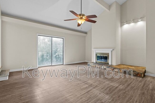 Building Photo - 219 Brooks Dr