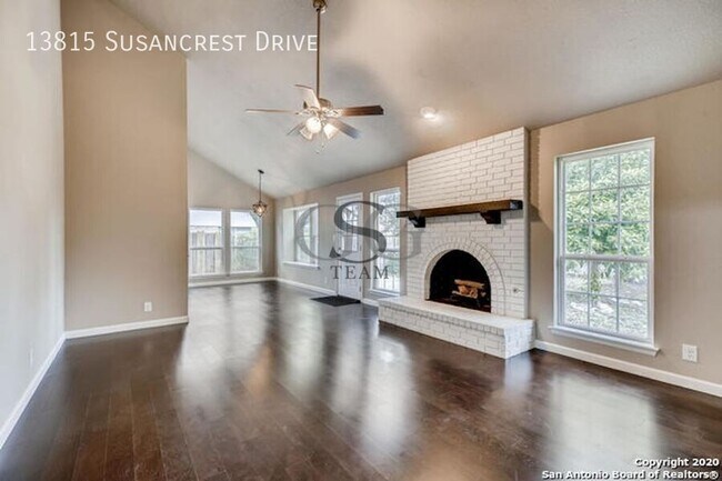 Foto del edificio - 13815 Susancrest Dr