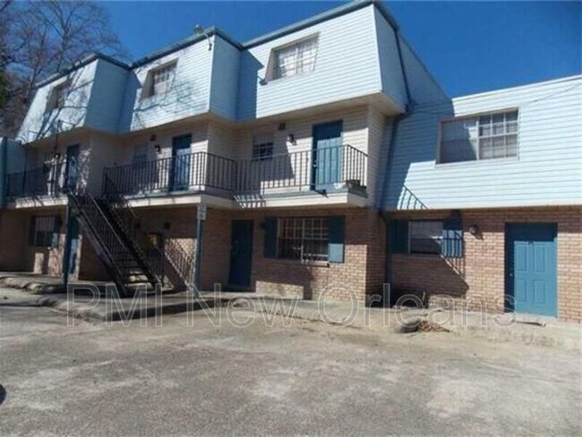 Building Photo - 2031 Bayou Ln