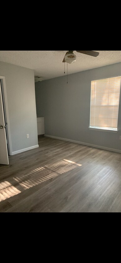 Foto principal - 7538 Beekman Dr