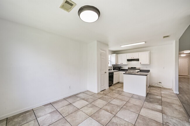 Building Photo - 7114 Sunrise Hill Ln