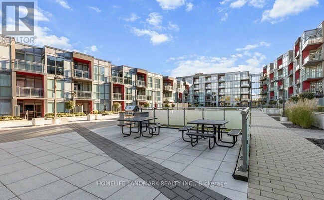 Building Photo - 5220 Dundas St