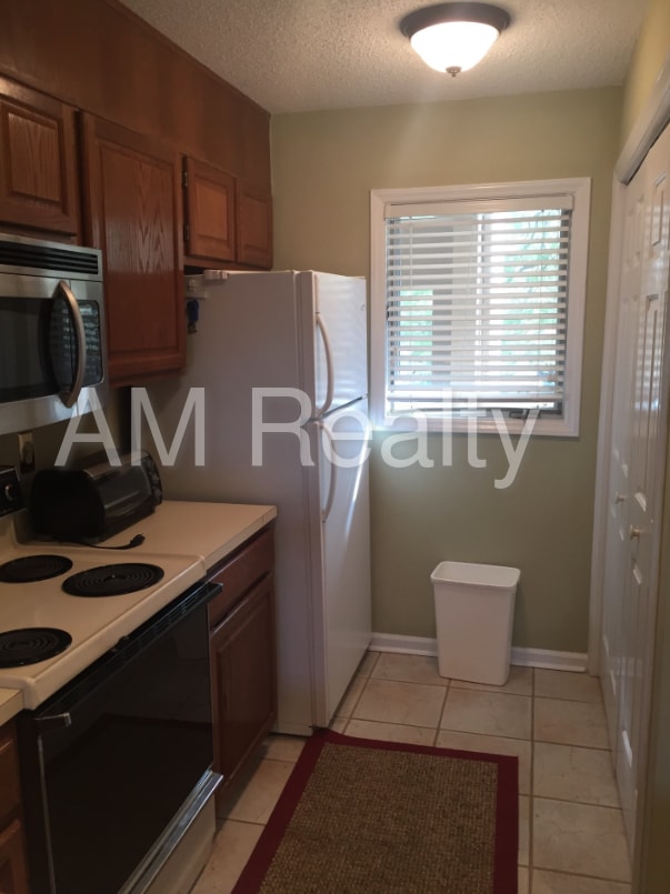 Building Photo - 654 Portside Dr