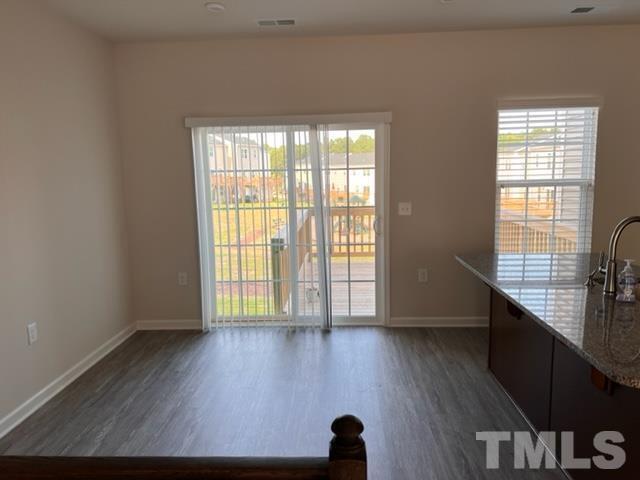 Building Photo - 1030 Romeria Dr