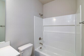 Building Photo - 612 Harvest Moon Dr