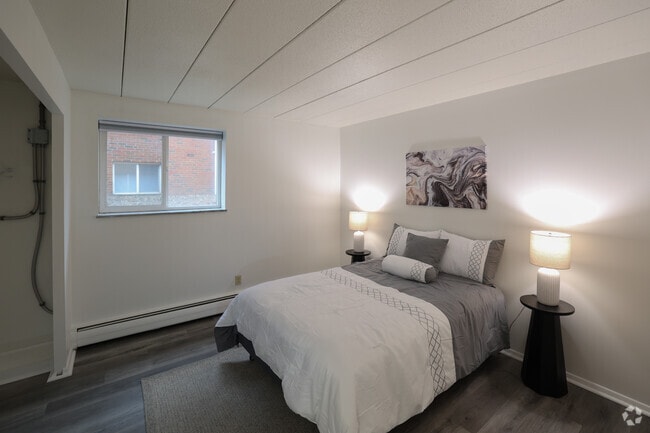 1 habitación, 1 baño - 700 pies cuadrados - Dormitorio - Hamilton House - One Month Free