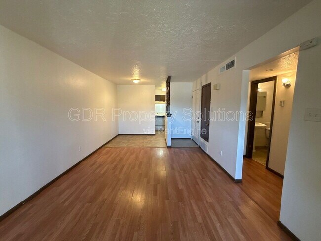 Foto del edificio - 309 Sierra Dr SE