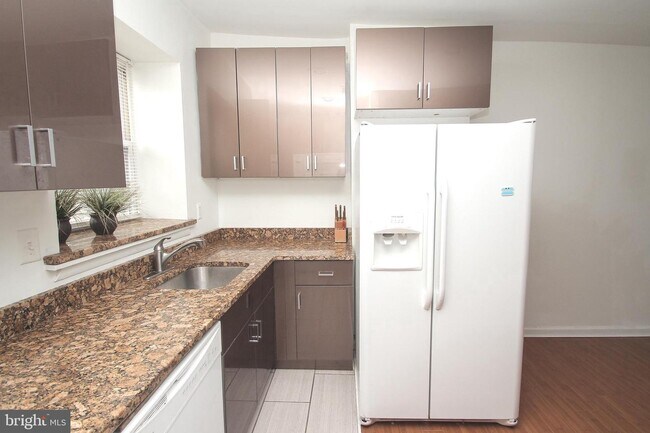Foto del edificio - 125 W Girard Ave