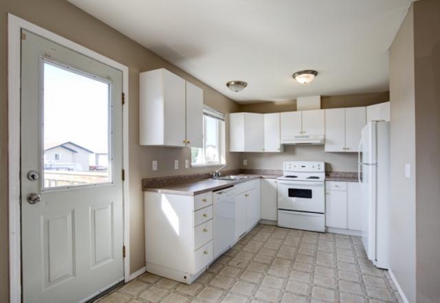 Building Photo - 3 bedroom in Grande Prairie AB T8X-1R3