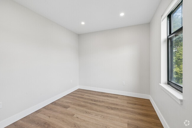 1BR, 1BA - 553SF - Bedroom - The Sullivan House