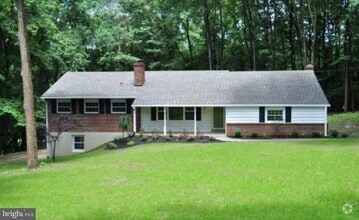 Building Photo - 473 Linvill Rd