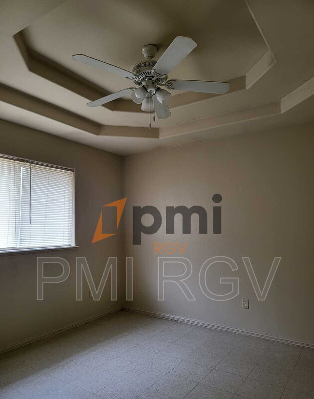 Foto del edificio - 709 Robin Ave