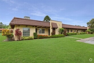 Building Photo - 1701 Pinehurst Rd
