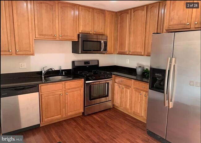 Foto del edificio - 14880 Emberdale Dr