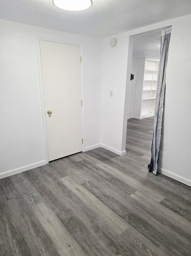 Foto del edificio - 603 W Chewelah Ave